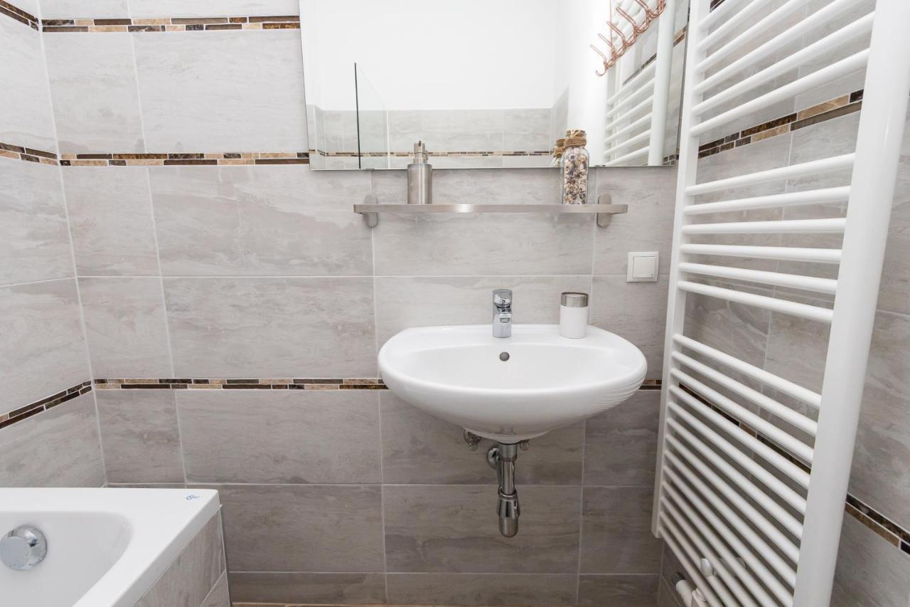 Comfortable Romantic 1 Bedroom Apartment Near Augarten Viyana Dış mekan fotoğraf